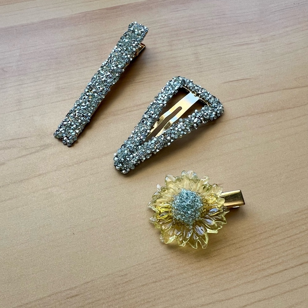 Sparkling Hair Clip Set in Silver and Yellow